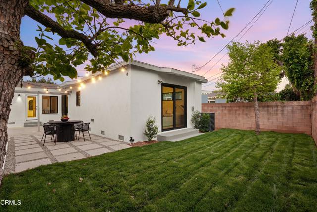 Detail Gallery Image 8 of 37 For 2801 Ceilhunt Ave, Los Angeles,  CA 90064 - 4 Beds | 2 Baths