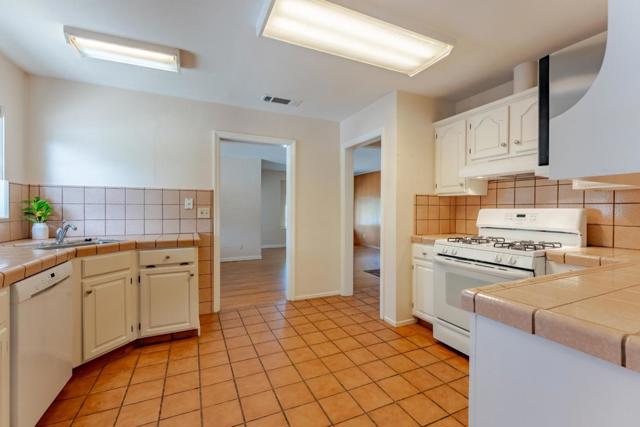 7400 Dowdy Street, Gilroy CA: https://media.crmls.org/mediaz/9bd373b6-4fc7-4516-bb0e-d779056f9a59.jpg