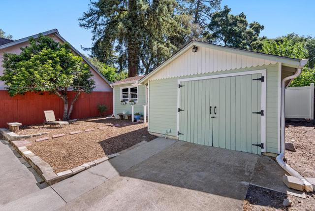 8494 Glen Arbor Road, Ben Lomond CA: https://media.crmls.org/mediaz/9bd3b104-22ca-43ff-b2a8-f3fb48b5fbd9.jpg