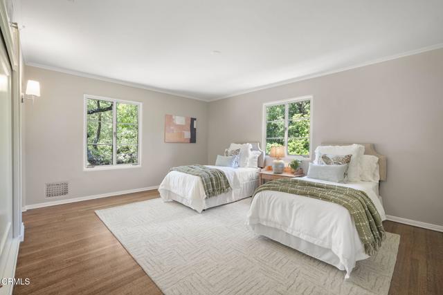 540 Woodland Road, Pasadena CA: https://media.crmls.org/mediaz/9bd4869d-b557-42c2-84ec-04a7f97ae55e.jpg