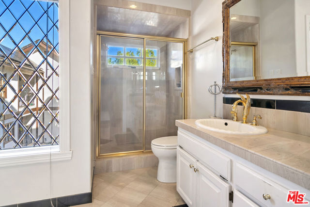 Image 22 of 38 For 4618 Westchester Drive