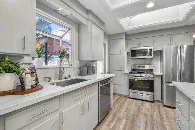 1051 Dale Avenue, Mountain View CA: https://media.crmls.org/mediaz/9bd4ee2d-f680-44f6-bb5a-c31cd50c87a9.jpg
