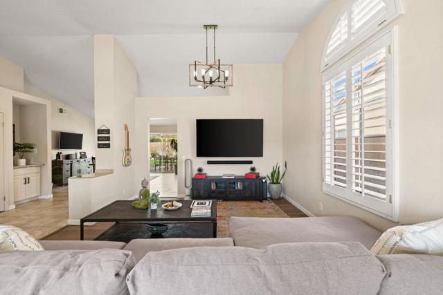 42639 Devonshire Street, Palm Desert CA: https://media.crmls.org/mediaz/9bd52ef7-de3a-4576-9680-0de384e53a23.jpg