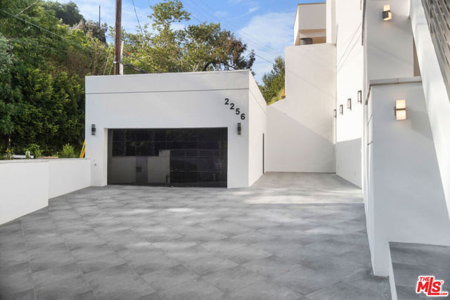 2256 Nichols Canyon Road, Los Angeles CA: https://media.crmls.org/mediaz/9bd5ee44-0259-4e9a-931c-dedd5066260b.jpg