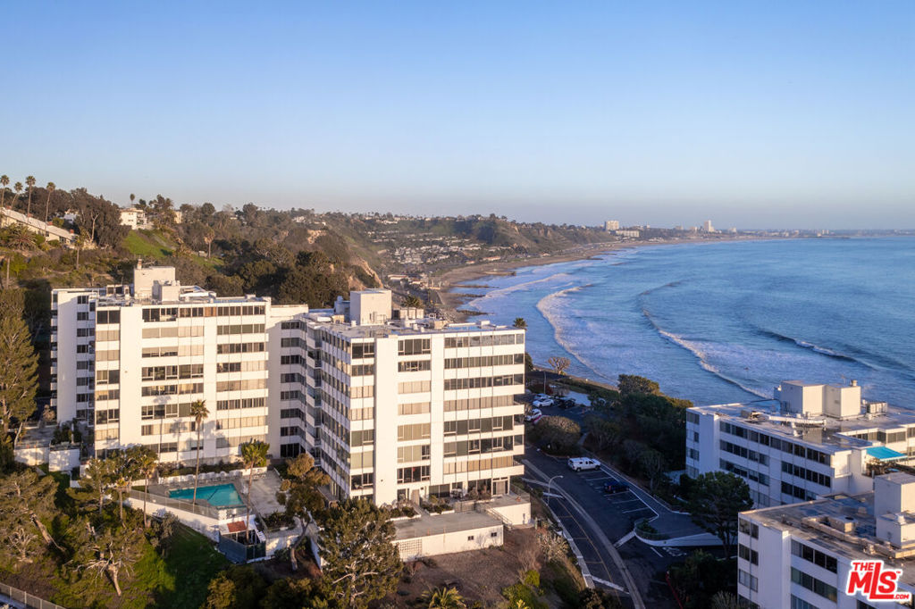 17352 W Sunset Boulevard DPH4, Pacific Palisades, CA 90272