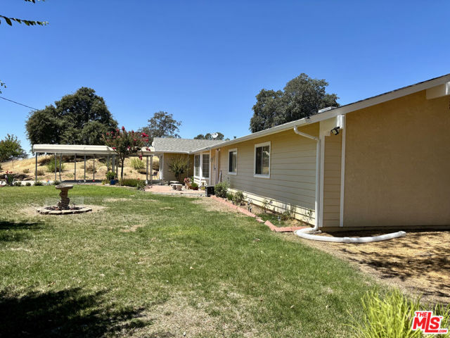 31229 Rolling Meadow Court, Coarsegold CA: https://media.crmls.org/mediaz/9bd65b98-f51b-47c4-a47c-a8bcfa5b56f6.jpg