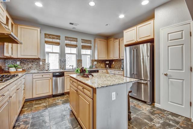 761 Batista Dr, San Jose CA: https://media.crmls.org/mediaz/9bd7a6e2-0f07-426e-a14d-b1ef5585976f.jpg