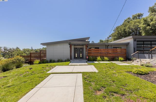 5 Sky Terrace, Danville CA: https://media.crmls.org/mediaz/9bd7b4a6-cccc-492a-ac13-940b500fa86b.jpg