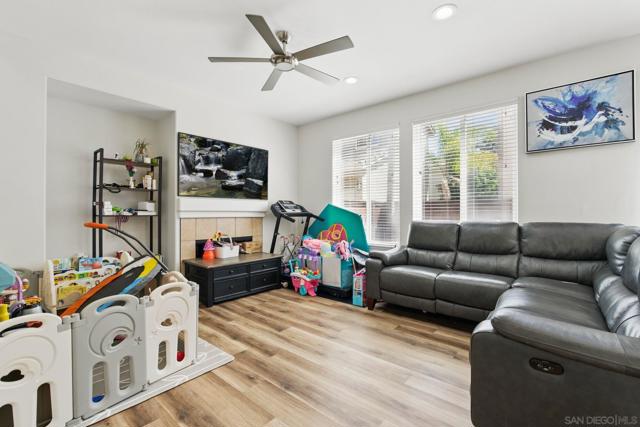 2855 Bear Valley Rd, Chula Vista CA: https://media.crmls.org/mediaz/9bd7b758-37fd-4fd5-a722-36875cfb6d50.jpg