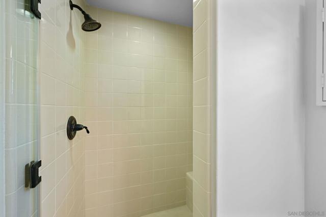 17216 Turf Club Dr, San Diego CA: https://media.crmls.org/mediaz/9bd7c7bd-a68f-4100-b583-63771637bd21.jpg