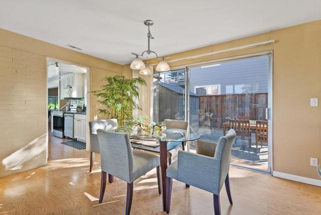 734 Seacliff Drive, Aptos CA: https://media.crmls.org/mediaz/9bd85ac1-6b46-4426-9990-af1f4290b923.jpg