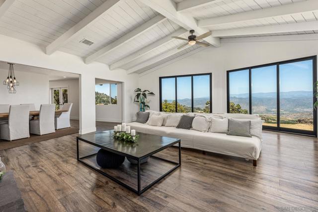 16641 Eagles Crest Rd, Ramona CA: https://media.crmls.org/mediaz/9bd8b5b4-906c-47a1-81c7-040e5985760c.jpg