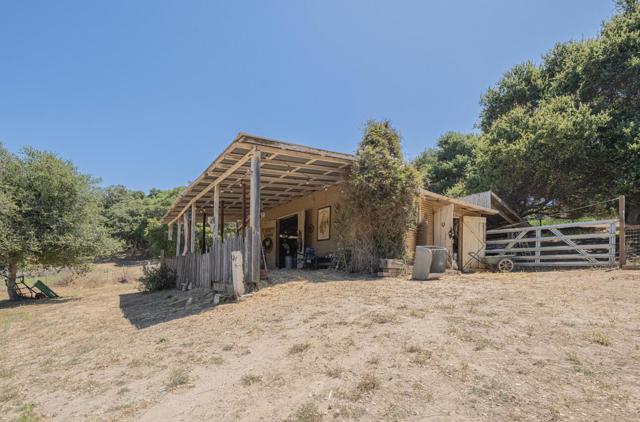 9180 Coker Road, Salinas CA: https://media.crmls.org/mediaz/9bd9190e-d053-4feb-a8de-902402770ae2.jpg