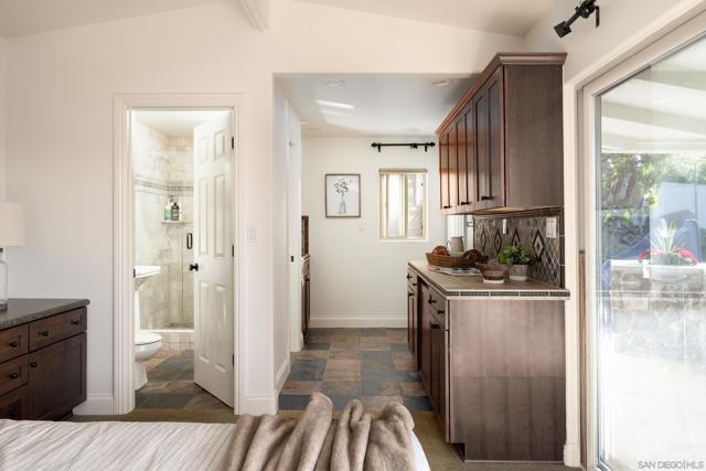 16204 Orchard Bend Rd, Poway CA: https://media.crmls.org/mediaz/9bd96508-1e73-4a0b-94e6-01402844d319.jpg