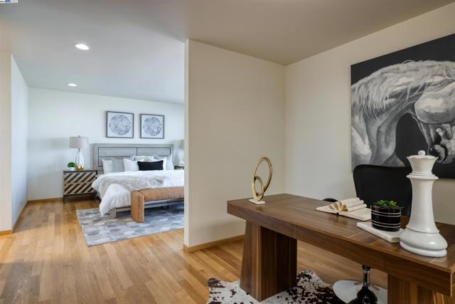 17 Ora Way, San Francisco CA: https://media.crmls.org/mediaz/9bd96db4-50c0-4c29-ba0a-9d40430f0ddd.jpg