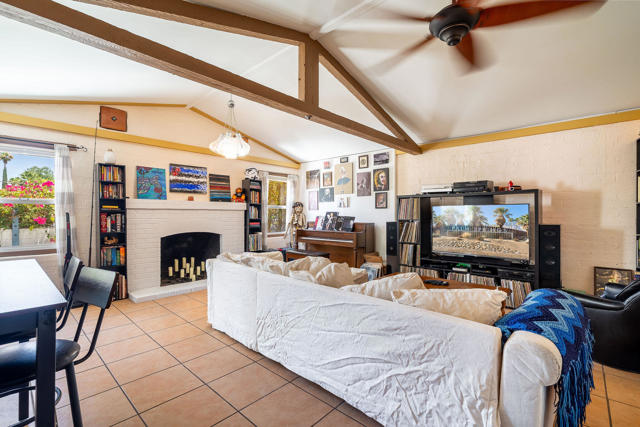 689 E Camino Parocela, Palm Springs CA: https://media.crmls.org/mediaz/9bd98d17-212c-4ef2-8192-c8573ecd1ef3.jpg