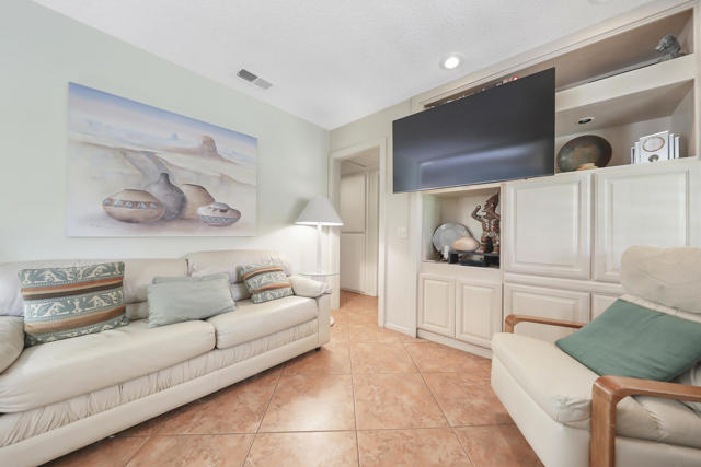 72869 Don Larson Lane Lane, Palm Desert CA: https://media.crmls.org/mediaz/9bd9a606-d0ae-4949-999c-90553d823f0f.jpg