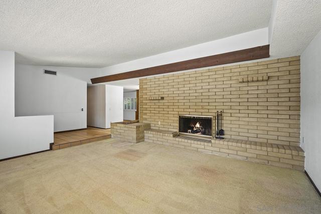3718 Barbic Ct, Spring Valley CA: https://media.crmls.org/mediaz/9bd9f7dc-dfbd-4a93-bbee-9725b00cd38c.jpg