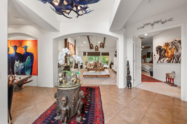 7 Chopin Court, Rancho Mirage CA: https://media.crmls.org/mediaz/9bdaf96f-1923-46bd-beac-837c07d32393.jpg