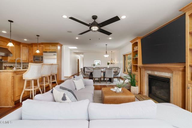 300 N Kalorama Street, Ventura CA: https://media.crmls.org/mediaz/9bdb2b86-0c3b-4e57-921e-d6a0646433ec.jpg