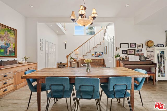 4224 Madison Avenue, Culver City CA: https://media.crmls.org/mediaz/9bdb9466-825e-4330-b6c5-a2a2d59de354.jpg