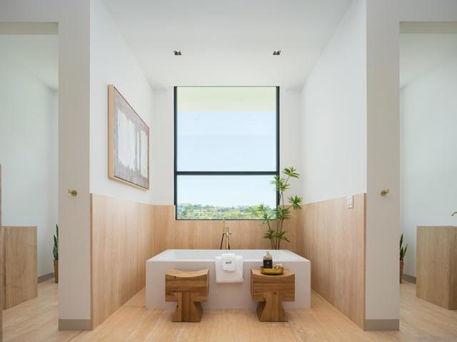 6283 La Jolla Scenic Drive S, San Diego CA: https://media.crmls.org/mediaz/9bdb95b4-007f-499a-b036-4158f4aca09b.jpg