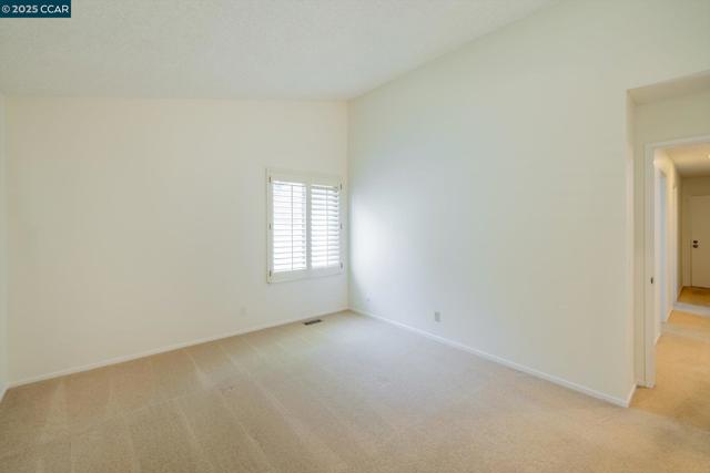 171 Mount Tam Ct, Martinez CA: https://media.crmls.org/mediaz/9bdbb0e7-56b2-469b-b163-35f72f470a90.jpg