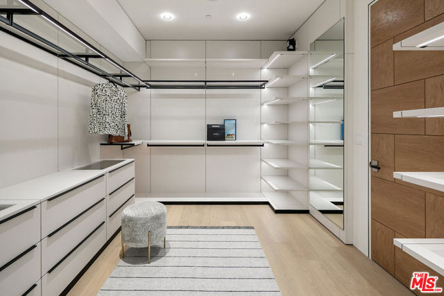 1488 Rising Glen Road, Los Angeles CA: https://media.crmls.org/mediaz/9bdbb4bd-f952-4539-8778-0642f834eec2.jpg