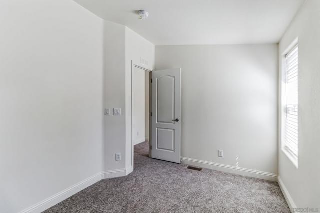 22899 Byron Rd, Crestline CA: https://media.crmls.org/mediaz/9bdc1624-8f8d-40a4-8f34-2c9a7f1c96a9.jpg