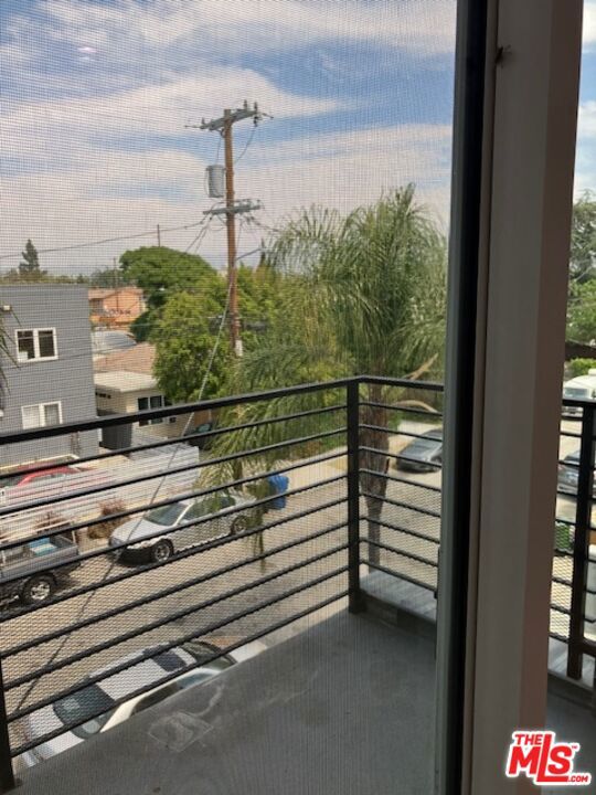 11318 Miranda Street, North Hollywood CA: https://media.crmls.org/mediaz/9bdc84ac-fddd-4060-949d-a34aa68ec94e.jpg