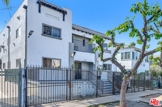 123 S Westmoreland Avenue, Los Angeles CA: https://media.crmls.org/mediaz/9bdcf809-64c9-46b4-a248-23e70c4c6f96.jpg