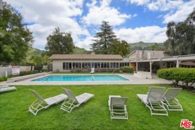 30473 Mulholland Hwy, Agoura Hills CA: https://media.crmls.org/mediaz/9bdd8945-d49c-4a43-aaeb-2d465778b1bb.jpg