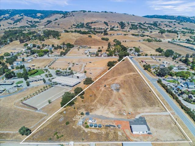 2055 Rucker Avenue, Gilroy CA: https://media.crmls.org/mediaz/9bddd120-da3d-4cd9-9301-8c8017a48ccc.jpg