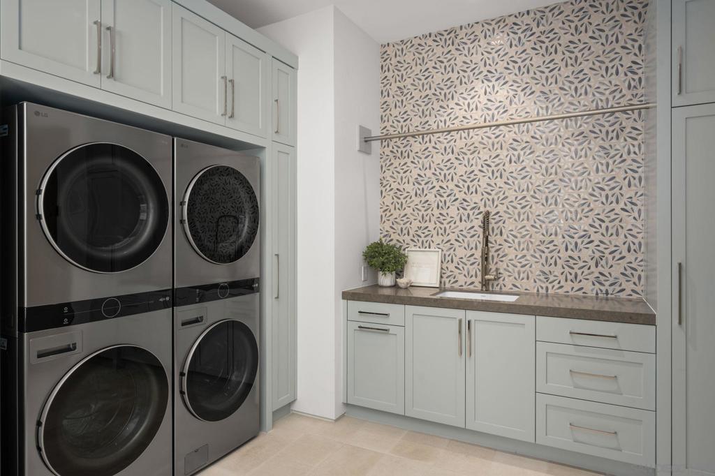 MLS #250043116SD image #17