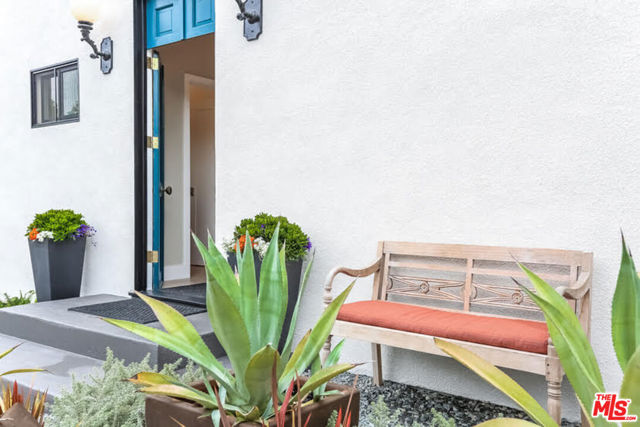 9016 Dicks Street, West Hollywood CA: https://media.crmls.org/mediaz/9bde1786-5a8d-4516-8be3-da70af20064e.jpg