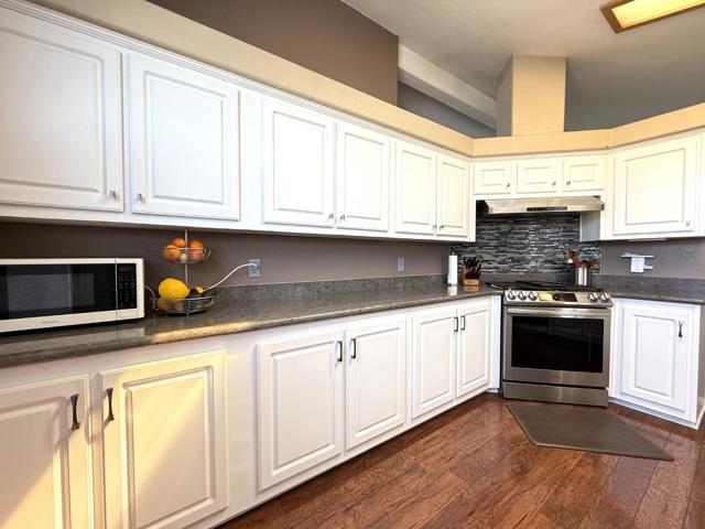 1220 Tasman Drive, Sunnyvale CA: https://media.crmls.org/mediaz/9bde250a-dda6-47d1-b2f7-9ef873a7ea24.jpg