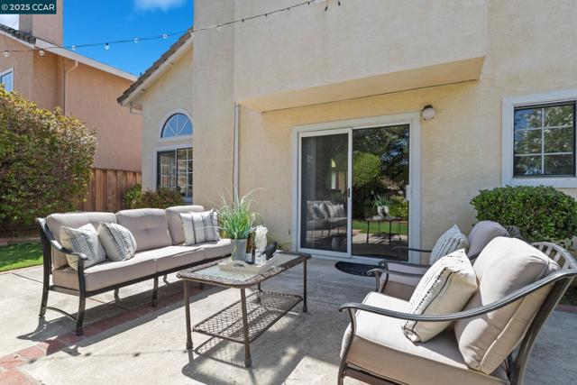 1015 Hidden Oak Ct, Concord CA: https://media.crmls.org/mediaz/9bde4843-257b-4185-93b0-e990d06e1820.jpg