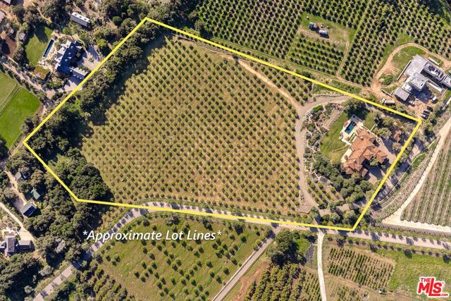 1915 Monte Alegre Drive, Carpinteria CA: https://media.crmls.org/mediaz/9bdf706b-fa47-4ab7-a97f-1e52652b1ddb.jpg