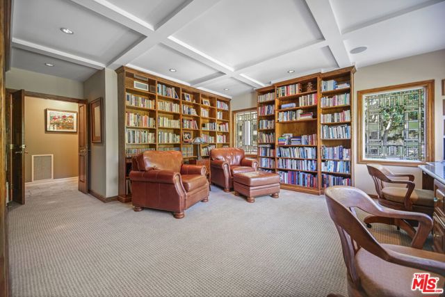2660 Carman Crest Drive, Los Angeles CA: https://media.crmls.org/mediaz/9bdf9d10-3c9d-4d67-8cbd-31115d5009b6.jpg