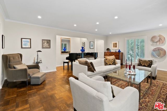 11051 Strathmore Drive, Los Angeles CA: https://media.crmls.org/mediaz/9bdfa504-1913-4e99-9d6b-9223f5cdf306.jpg