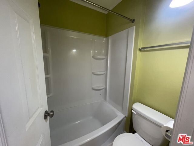 2763 1/2 Fairmount Avenue, La Crescenta CA: https://media.crmls.org/mediaz/9be01cce-2412-44ba-aafa-e5945fdbc12b.jpg