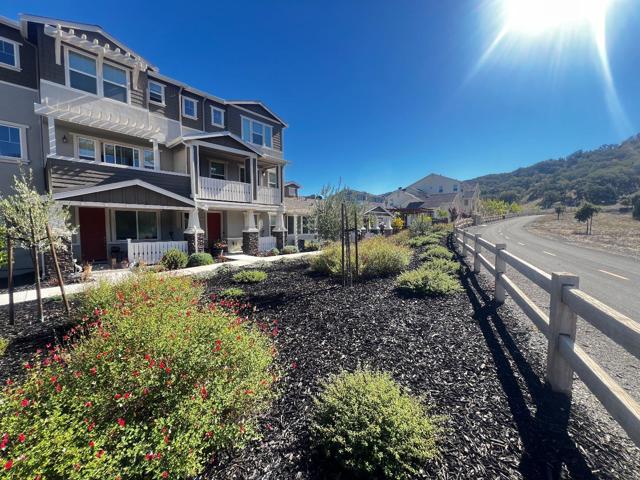 6404 Laguna Seca Lane, Gilroy CA: https://media.crmls.org/mediaz/9be04300-5089-4eb7-9919-36aefd43001f.jpg