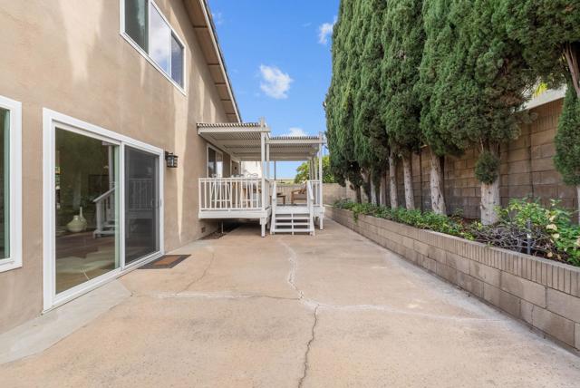 14592 Oak Avenue, Irvine CA: https://media.crmls.org/mediaz/9be043d2-3b2a-424d-baf4-35386bc4fd00.jpg