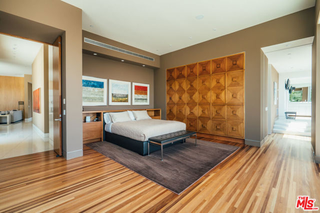 1470 CARLA, Beverly Hills CA: https://media.crmls.org/mediaz/9be0ef04-4261-4eb5-b544-8e3a3dca6394.jpg