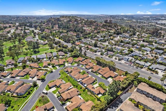1776 Calle Del Arroyo, San Marcos CA: https://media.crmls.org/mediaz/9be142f0-8dd6-4e6e-9ce0-e24c2de8a52e.jpg