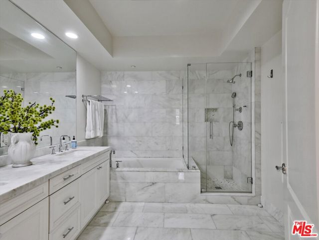 320 S Willaman Drive, Los Angeles CA: https://media.crmls.org/mediaz/9be17573-5eea-4446-8b78-b079f0f13a8b.jpg