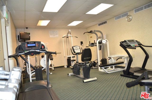 10535 Wilshire Boulevard, Los Angeles CA: https://media.crmls.org/mediaz/9be193ee-4669-4e1e-87db-c92201b33e29.jpg