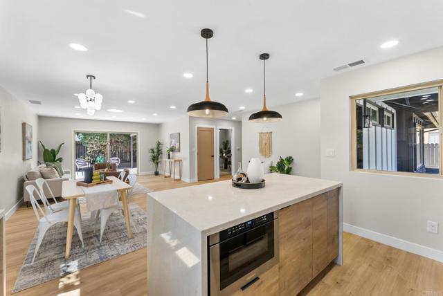 Detail Gallery Image 13 of 52 For 4984 Gaylord Dr, San Diego,  CA 92117 - 3 Beds | 2 Baths