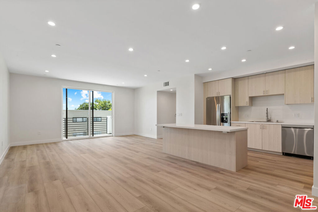6603 Fulton Avenue #203
