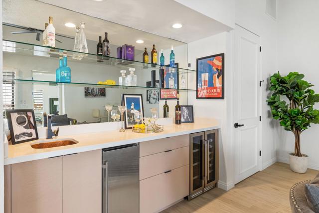 47215 Heliotrope Drive, Palm Desert CA: https://media.crmls.org/mediaz/9be31e34-de0c-4fe4-b74b-d44fa6261ab8.jpg